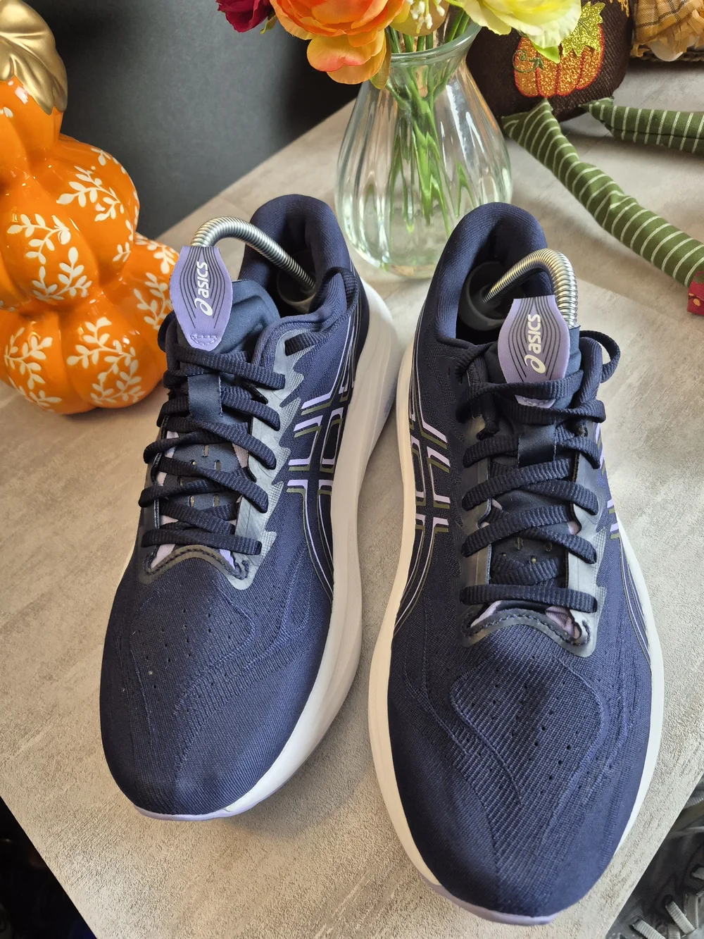 ASICS Navy and White Women’s GT-2000 14 Running Shoes. Size 10